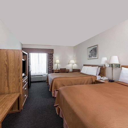 Howard Johnson By Wyndham Iowa La Zewnętrze zdjęcie